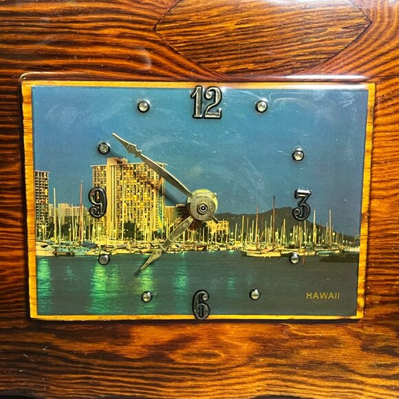 Vintage Lacquered Wood Hawaii Marina Battery Operated Analog Wall Clock 9 x 11" - Picture 2 of 4